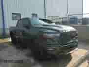 2025 Ram 1500 Laramie z VIN 1C6SRFJP1SN590350, wystawiony jako Copart lot #61554375 z przebiegiem 21 636 mil mil oraz Szkoda całkowita • Salvage title. Historia ofert i sprzedaży dostępna na DreamBid. Obrazek 13.