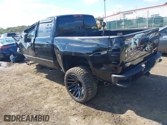 2015 Chevrolet Silverado 1500 LTZ z VIN 3GCUKSEC7FG528925, wystawiony jako IAAI lot #43437204 z przebiegiem Nie podano mil oraz . Historia ofert i sprzedaży dostępna na DreamBid. Obrazek 3.