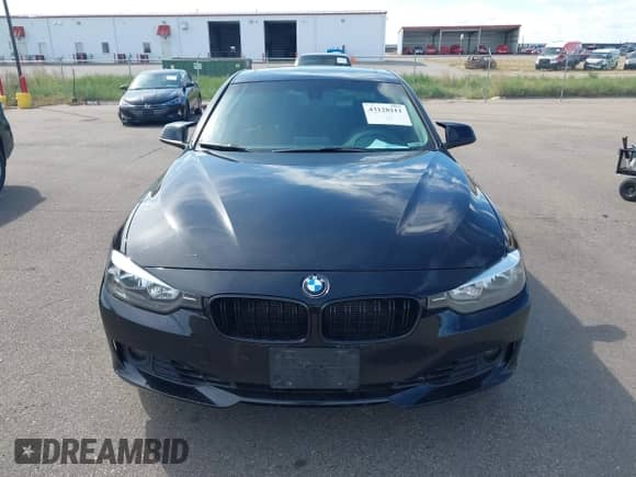 2015 BMW 3 Series 328i xDrive с VIN WBA3B3C56FF547518, выставлен на аукционе IAAI как лот 43128211 с пробегом 89 802 миль миль и . История ставок и продаж доступна на DreamBid. Изображение 13.
