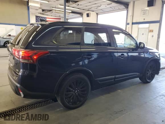 2020 Mitsubishi Outlander ES with VIN JA4AZ3A34LZ036854, listed as a Copart auction lot 82275605 with 119,572 mi miles and Salvage title. Bid and sale history available at DreamBid. Image 3.