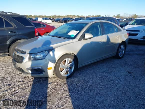 2015 Chevrolet Cruze Diesel z VIN 1G1P75SZ8F7188150, wystawiony jako IAAI lot #41299653 z przebiegiem 152 717 mil mil oraz . Historia ofert i sprzedaży dostępna na DreamBid. Obrazek 2.