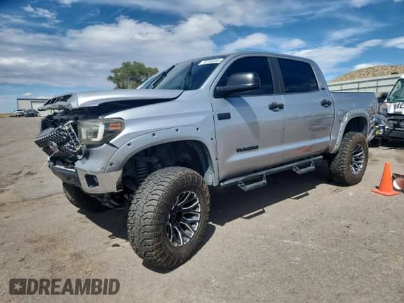 2019 Toyota Tundra SR5 с VIN 5TFDY5F19KX803083, выставлен на аукционе Copart как лот 70748285 с пробегом Не указан миль и Списание • Salvage title. История ставок и продаж доступна на DreamBid. Изображение 1.