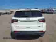 2021 Jeep Compass Latitude с VIN 3C4NJDBB6MT557478, выставлен на аукционе IAAI как лот 43222716 с пробегом 94 299 миль миль и . История ставок и продаж доступна на DreamBid. Изображение 16.