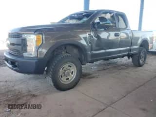 2017 Ford F-250 XLT с VIN 1FT7X2B67HEC03621, выставлен на аукционе Copart как лот 68388015 с пробегом 111 613 миль миль и Списание • Salvage title. История ставок и продаж доступна на DreamBid. Изображение 1.