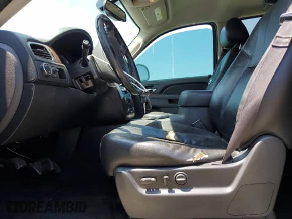 2013 Chevrolet Suburban LT с VIN 1GNSCJE03DR165905, выставлен на аукционе Copart как лот 67503945 с пробегом 314 188 миль миль и Чистый • Clean title. История ставок и продаж доступна на DreamBid. Изображение 7.