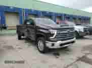 2024 Chevrolet Silverado 3500HD LTZ z VIN 1GC4YUEYXRF318878, wystawiony jako Copart lot #64883684 z przebiegiem 3 837 mil mil oraz Szkoda całkowita • Salvage title. Historia ofert i sprzedaży dostępna na DreamBid. Obrazek 10.