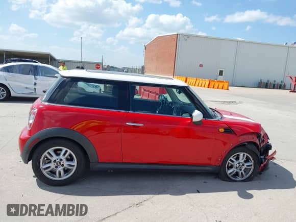 2012 MINI Hardtop with VIN WMWSU3C52CT542027, listed as a IAAI auction lot 42572780 with 122,496 mi miles and . Bid and sale history available at DreamBid. Image 14.