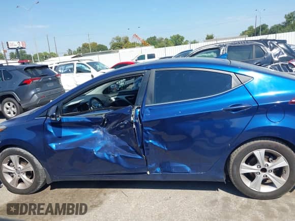 2016 Hyundai Elantra SE z VIN 5NPDH4AEXGH716400, wystawiony jako IAAI lot #43334844 z przebiegiem 100 488 mil mil oraz . Historia ofert i sprzedaży dostępna na DreamBid. Obrazek 15.