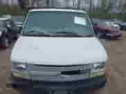 2002 Chevrolet Astro Cargo z VIN 1GCDM19X92B120737, wystawiony jako IAAI lot #41953390 z przebiegiem 256 316 mil mil oraz . Historia ofert i sprzedaży dostępna na DreamBid. Obrazek 6.