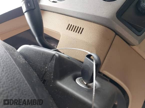 2014 Ford F-250 XL z VIN 1FT7W2A60EEB12223, wystawiony jako IAAI lot #41809927 z przebiegiem 99 534 mil mil oraz . Historia ofert i sprzedaży dostępna na DreamBid. Obrazek 11.