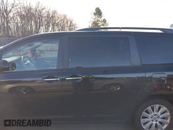 2013 Toyota Sienna XLE с VIN 5TDDK3DC0DS067993, выставлен на аукционе IAAI как лот 41832594 с пробегом 159 364 миль миль и . История ставок и продаж доступна на DreamBid. Изображение 14.