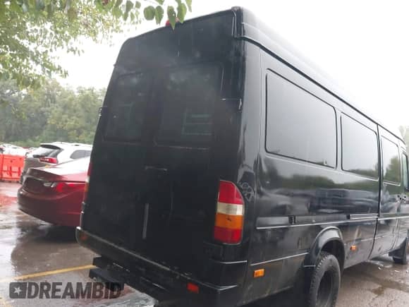 2006 Dodge Sprinter with VIN WD0PD544865855335, listed as a IAAI auction lot 43189827 with 233,477 mi miles and . Bid and sale history available at DreamBid. Image 16.