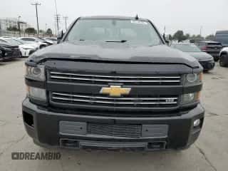 2016 Chevrolet Silverado 2500HD LTZ z VIN 1GC1KWE83GF199150, wystawiony jako Copart lot #60152305 z przebiegiem 148 704 mil mil oraz Szkoda całkowita • Salvage title. Historia ofert i sprzedaży dostępna na DreamBid. Obrazek 5.