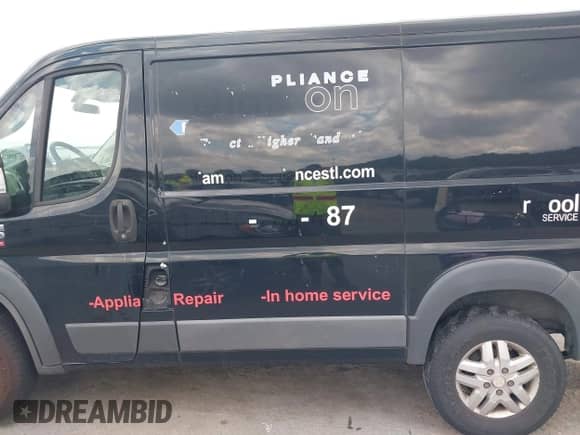 2018 Ram ProMaster Cargo z VIN 3C6TRVNGXJE122676, wystawiony jako IAAI lot #42917091 z przebiegiem 323 996 mil mil oraz . Historia ofert i sprzedaży dostępna na DreamBid. Obrazek 14.