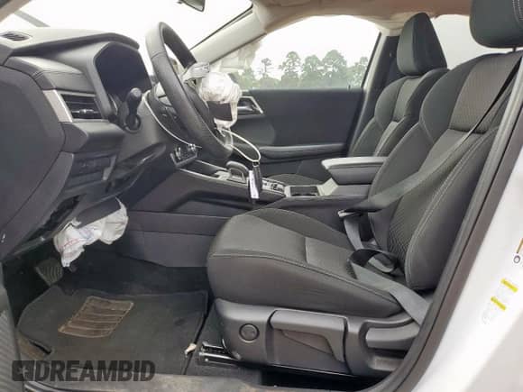 2024 Mitsubishi Outlander ES with VIN JA4J3UA88RZ003738, listed as a Copart auction lot 70493695 with 12,517 mi miles and Salvage title. Bid and sale history available at DreamBid. Image 7.