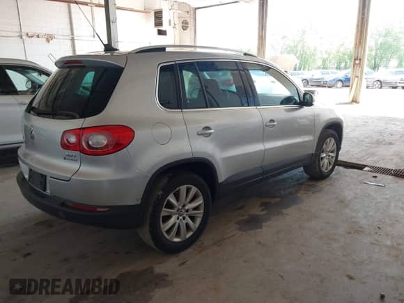 2009 Volkswagen Tiguan SE с VIN WVGBV75N39W519346, выставлен на аукционе IAAI как лот 42335928 с пробегом 119 847 миль миль и . История ставок и продаж доступна на DreamBid. Изображение 4.