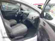2013 Chevrolet Sonic LS с VIN 1G1JA5SH7D4171790, выставлен на аукционе IAAI как лот 42921261 с пробегом 167 730 миль миль и . История ставок и продаж доступна на DreamBid. Изображение 5.