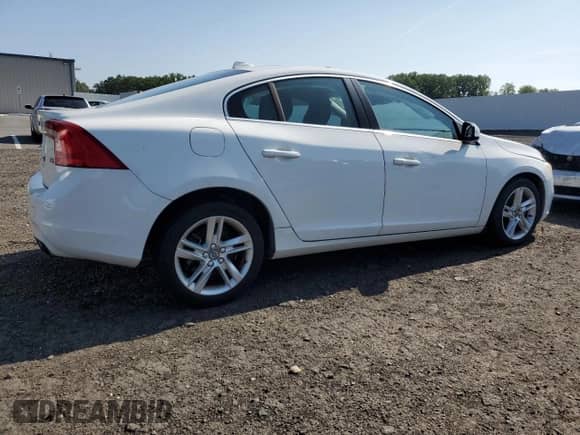 2015 Volvo S60 T5 Drive-E Premier with VIN YV126MFK1F1361158, listed as a Copart auction lot 66033065 with 82,623 mi miles and Clean title. Bid and sale history available at DreamBid. Image 3.