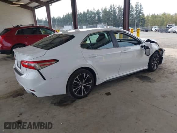 2019 Toyota Camry SE z VIN 4T1B11HK3KU847698, wystawiony jako IAAI lot #43421686 z przebiegiem 108 989 mil mil oraz . Historia ofert i sprzedaży dostępna na DreamBid. Obrazek 4.