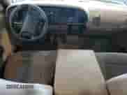 2001 Dodge 1500 z VIN 3B7HC13ZX1G202500, wystawiony jako Copart lot #69653765 z przebiegiem 155 949 mil mil oraz Szkoda całkowita • Salvage title. Historia ofert i sprzedaży dostępna na DreamBid. Obrazek 8.