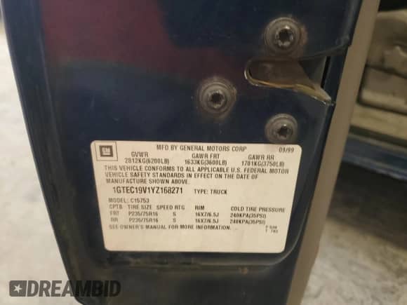 2000 GMC Sierra 1500 SLE z VIN 1GTEC19V1YZ168271, wystawiony jako Copart lot #41914805 z przebiegiem 274 461 mil mil oraz Szkoda całkowita • Salvage title. Historia ofert i sprzedaży dostępna na DreamBid. Obrazek 13.