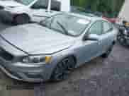 2017 Volvo S60 Dynamic с VIN YV140MTL6H2431693, выставлен на аукционе IAAI как лот 42471880 с пробегом 74 098 миль миль и . История ставок и продаж доступна на DreamBid. Изображение 17.