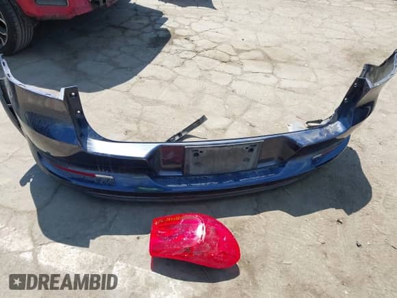 2016 Volkswagen Tiguan S with VIN WVGAV7AX3GW604980, listed as a IAAI auction lot 42777619 with 109,725 mi miles and . Bid and sale history available at DreamBid. Image 12.