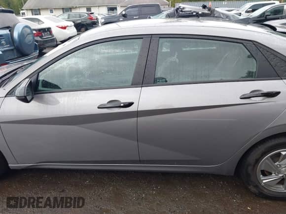 2024 Hyundai Elantra SE with VIN KMHLL4DG2RU726978, listed as a IAAI auction lot 43184867 with 12,645 mi miles and . Bid and sale history available at DreamBid. Image 15.