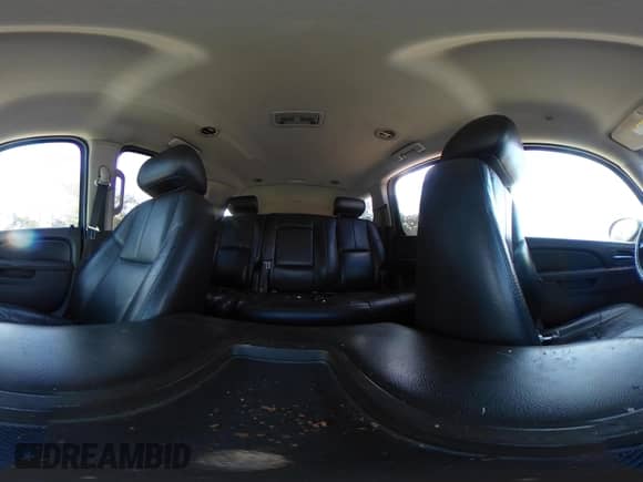 2010 Chevrolet Suburban LT z VIN 1GNUCJE01AR196820, wystawiony jako IAAI lot #40713946 z przebiegiem 234 838 mil mil oraz . Historia ofert i sprzedaży dostępna na DreamBid. Obrazek 18.