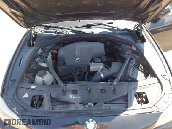 2013 BMW 5 Series 528i xDrive с VIN WBAXH5C57DD111961, выставлен на аукционе IAAI как лот 43138881 с пробегом 129 070 миль миль и . История ставок и продаж доступна на DreamBid. Изображение 10.