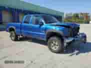 2003 Chevrolet Silverado 2500HD LT z VIN 1GCHK29183E120978, wystawiony jako Copart lot #81241735 z przebiegiem 306 355 mil mil oraz Szkoda całkowita • Salvage title. Historia ofert i sprzedaży dostępna na DreamBid. Obrazek 4.