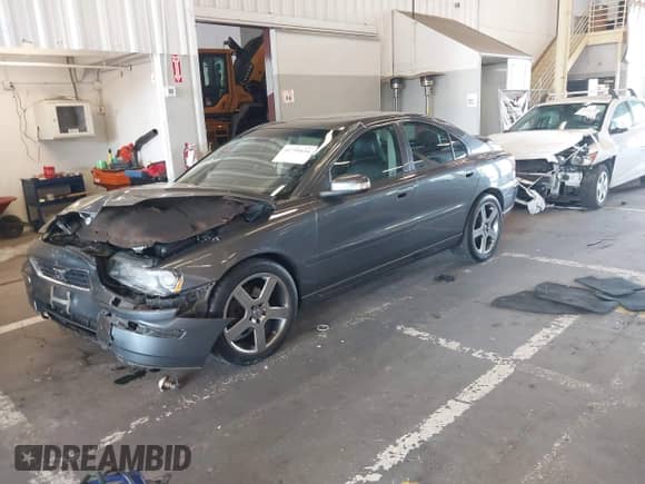 2008 Volvo S60 2.5T с VIN YV1RS592982670370, выставлен на аукционе IAAI как лот 42795634 с пробегом Не указан миль и . История ставок и продаж доступна на DreamBid. Изображение 17.