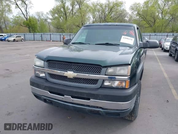 2004 Chevrolet Silverado 2500 LS z VIN 1GCGK29U84E311873, wystawiony jako IAAI lot #42096136 z przebiegiem 268 581 mil mil oraz . Historia ofert i sprzedaży dostępna na DreamBid. Obrazek 6.
