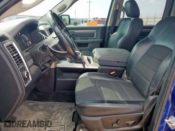 2018 Ram 1500 Big Horn z VIN 1C6RR6LG3JS202093, wystawiony jako Copart lot #67318865 z przebiegiem 90 576 mil mil oraz Szkoda całkowita • Salvage title. Historia ofert i sprzedaży dostępna na DreamBid. Obrazek 7.