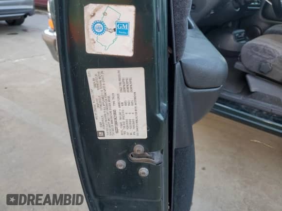 2001 Chevrolet S-10 LS с VIN 1GCDT13W41K219645, выставлен на аукционе Copart как лот 77143144 с пробегом 159 803 миль миль и Списание • Salvage title. История ставок и продаж доступна на DreamBid. Изображение 13.