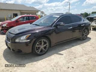 2013 Nissan Maxima SV z VIN 1N4AA5AP2DC837417, wystawiony jako Copart lot #63284755 z przebiegiem Nie podano mil oraz Szkoda całkowita • Salvage title. Historia ofert i sprzedaży dostępna na DreamBid. Obrazek 1.