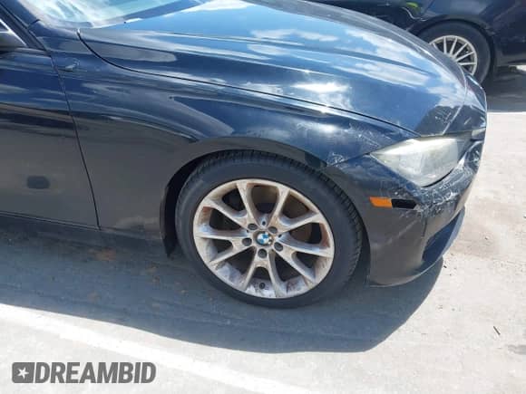 2013 BMW 3 Series 320i z VIN WBA3B1C58DF461645, wystawiony jako IAAI lot #42265684 z przebiegiem 185 873 mil mil oraz . Historia ofert i sprzedaży dostępna na DreamBid. Obrazek 12.