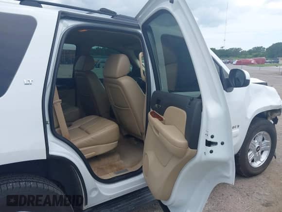 2007 Chevrolet Tahoe LTZ с VIN 1GNFC13J47J336516, выставлен на аукционе IAAI как лот 42545424 с пробегом 211 669 миль миль и . История ставок и продаж доступна на DreamBid. Изображение 8.