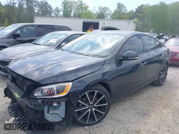2017 Volvo S60 Dynamic с VIN YV126MFL8H2425928, выставлен на аукционе IAAI как лот 41994829 с пробегом 74 040 миль миль и . История ставок и продаж доступна на DreamBid. Изображение 17.