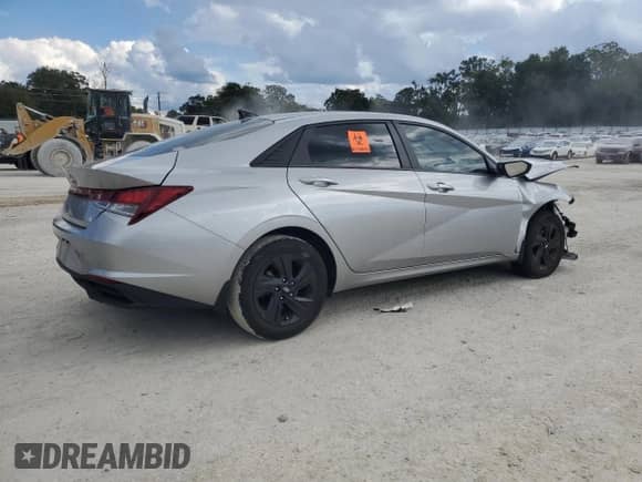 2022 Hyundai Elantra SEL с VIN 5NPLM4AG4NH059549, выставлен на аукционе Copart как лот 83850985 с пробегом 27 866 миль миль и На запчасти • Non repairable. История ставок и продаж доступна на DreamBid. Изображение 3.