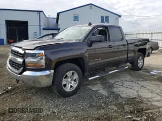 2019 Chevrolet Silverado 1500 LT с VIN 2GCRCPEC6K1132021, выставлен на аукционе Copart как лот 70781285 с пробегом 87 946 миль миль и Списание • Salvage title. История ставок и продаж доступна на DreamBid. Изображение 1.