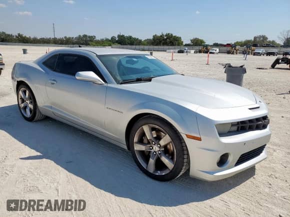 2011 Chevrolet Camaro 1SS z VIN 2G1FS1EW6B9142801, wystawiony jako Copart lot #81938125 z przebiegiem 212 022 mil mil oraz Czysty tytuł • Clean title. Historia ofert i sprzedaży dostępna na DreamBid. Obrazek 4.