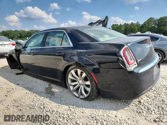 2016 Chrysler 300 Limited с VIN 2C3CCAAG2GH343859, выставлен на аукционе Copart как лот 71626845 с пробегом 192 318 миль миль и Списание • Salvage title. История ставок и продаж доступна на DreamBid. Изображение 2.