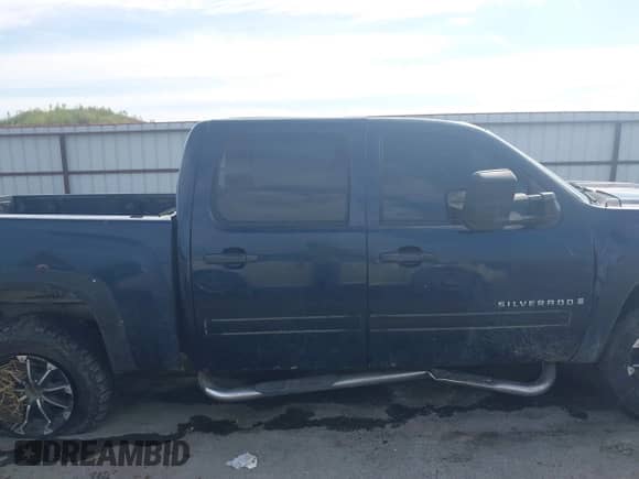 2008 Chevrolet Silverado 1500 LTZ with VIN 3GCEK13348G273770, listed as a IAAI auction lot 43038474 with 221,805 mi miles and . Bid and sale history available at DreamBid. Image 13.