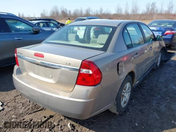 2008 Chevrolet Malibu Classic LS 1FL с VIN 1G1ZS58F98F133896, выставлен на аукционе IAAI как лот 41768695 с пробегом 168 492 миль миль и . История ставок и продаж доступна на DreamBid. Изображение 4.