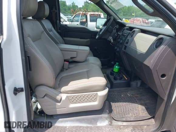 2010 Ford F-150 XL z VIN 1FTEX1EW5AFD30929, wystawiony jako IAAI lot #42568100 z przebiegiem 183 708 mil mil oraz . Historia ofert i sprzedaży dostępna na DreamBid. Obrazek 5.