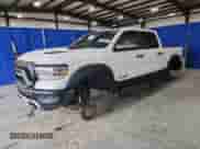 2020 Ram 1500 Rebel z VIN 1C6SRFLT4LN314434, wystawiony jako Copart lot #71672725 z przebiegiem 74 848 mil mil oraz Czysty tytuł • Clean title. Historia ofert i sprzedaży dostępna na DreamBid. Obrazek 1.