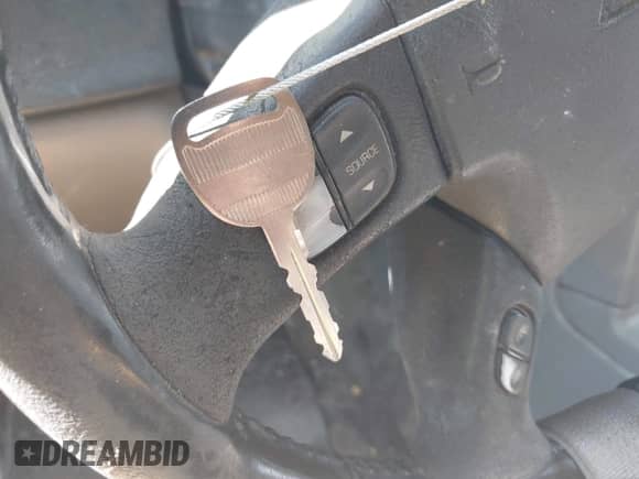 2005 Chevrolet Tahoe LT с VIN 1GNEC13TX5J210767, выставлен на аукционе IAAI как лот 42520436 с пробегом 528 704 миль миль и . История ставок и продаж доступна на DreamBid. Изображение 11.