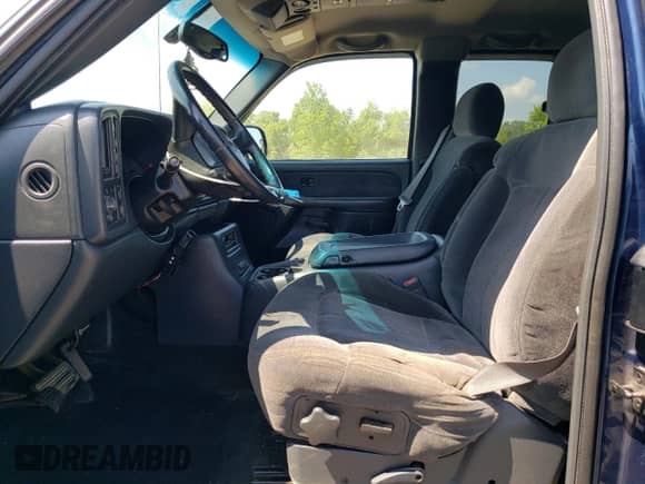 2002 Chevrolet Silverado 2500HD LT с VIN 1GCHK29132E134995, выставлен на аукционе Copart как лот 69037635 с пробегом 148 116 миль миль и Списание • Salvage title. История ставок и продаж доступна на DreamBid. Изображение 7.