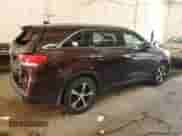 2016 Kia Sorento EX with VIN 5XYPHDA58GG031526, listed as a Copart auction lot 68829565 with 155,156 mi miles and Salvage title. Bid and sale history available at DreamBid. Image 3.
